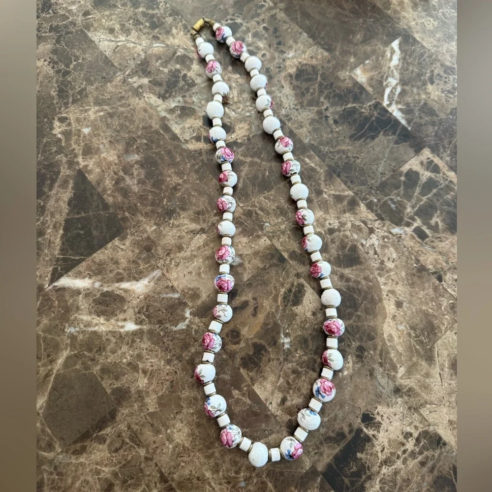1970 Porcelain Beads Necklace